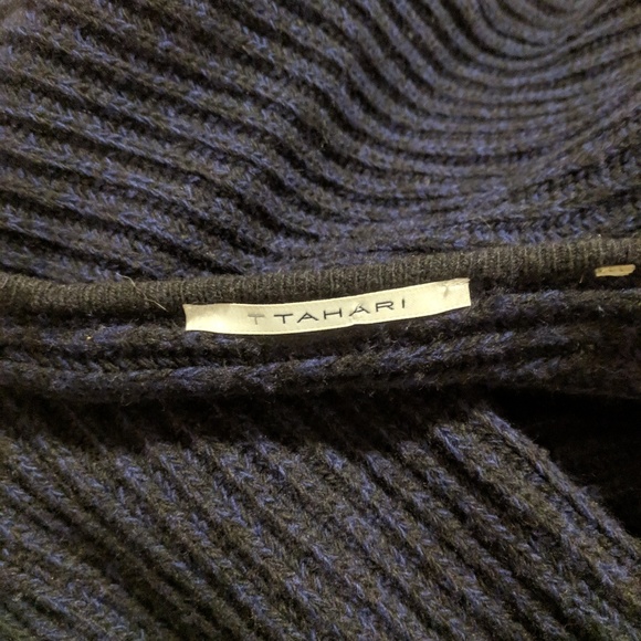 LAST DAY ⭐T Tahari Cocoon Bubble Sweater Shawl - Picture 3 of 7